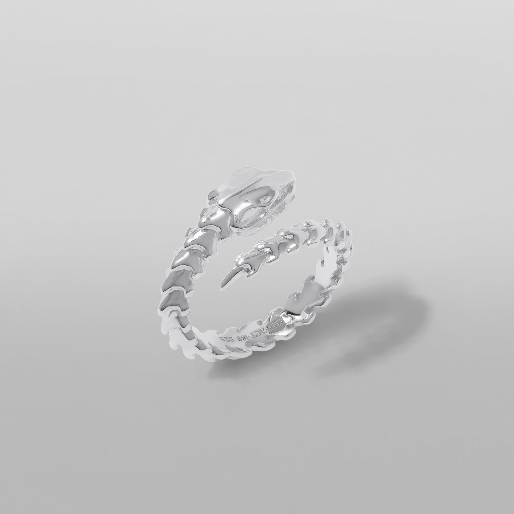 Vipera Ring